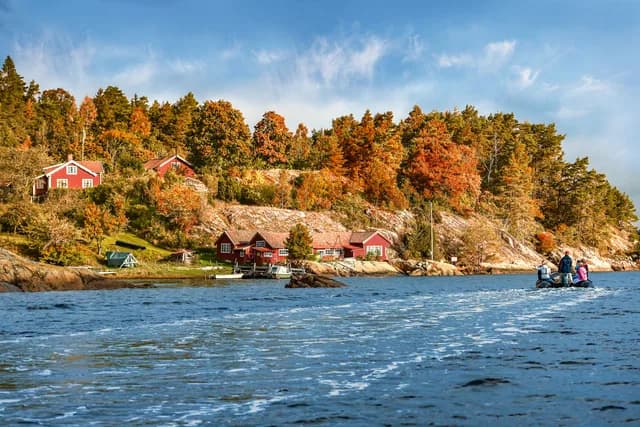 Expedition Indian summer in Lapland: Ruska – Nordic autumn in a sea of colour