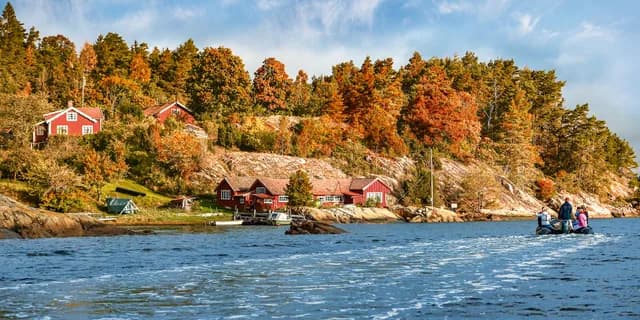Expedition Indian summer in Lapland: ruska, Scandinavia's natural fireworks