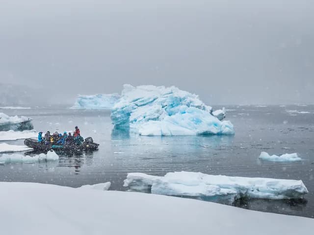 Antarctica - Discovery and learning + Long hikes