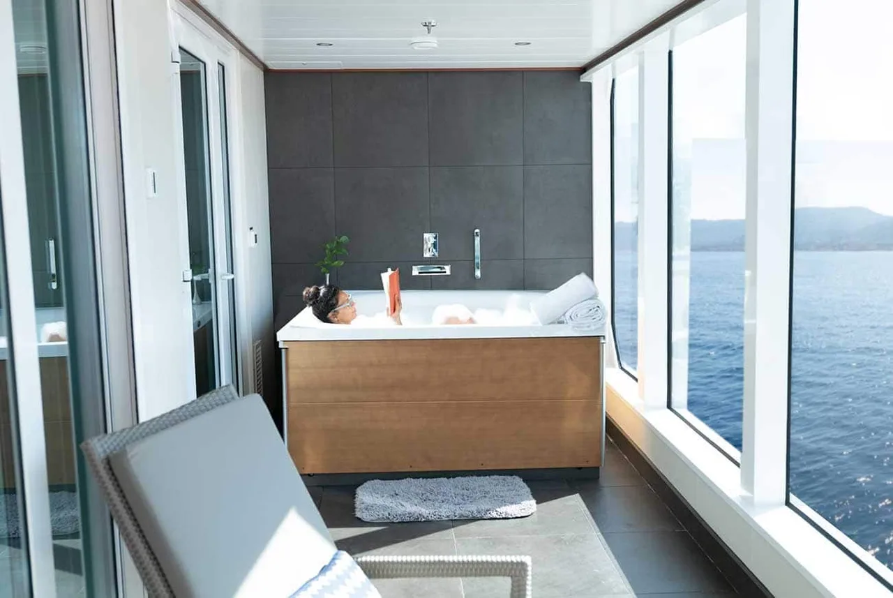 Seabourn Suite Living