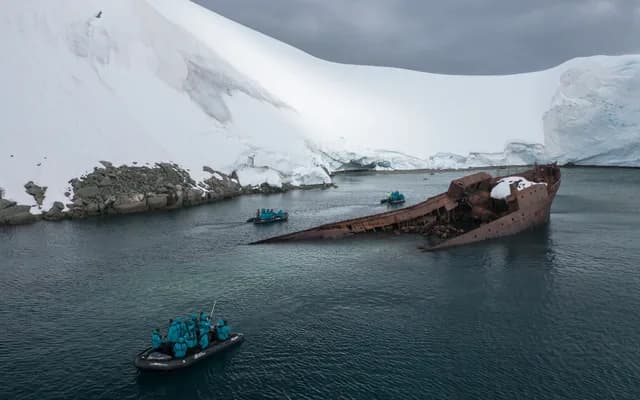 Antarctica, the Falklands and South Georgia roundtrip cruise