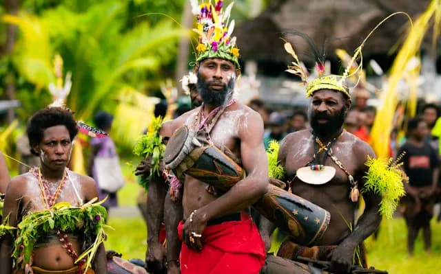 Solomon Islands Secrets: cruise from Guadalcanal to the Sepik River