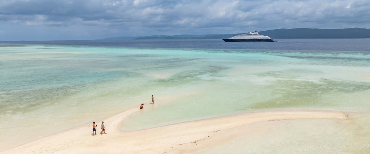 Jewels of Raja Ampat & Papua New Guinea