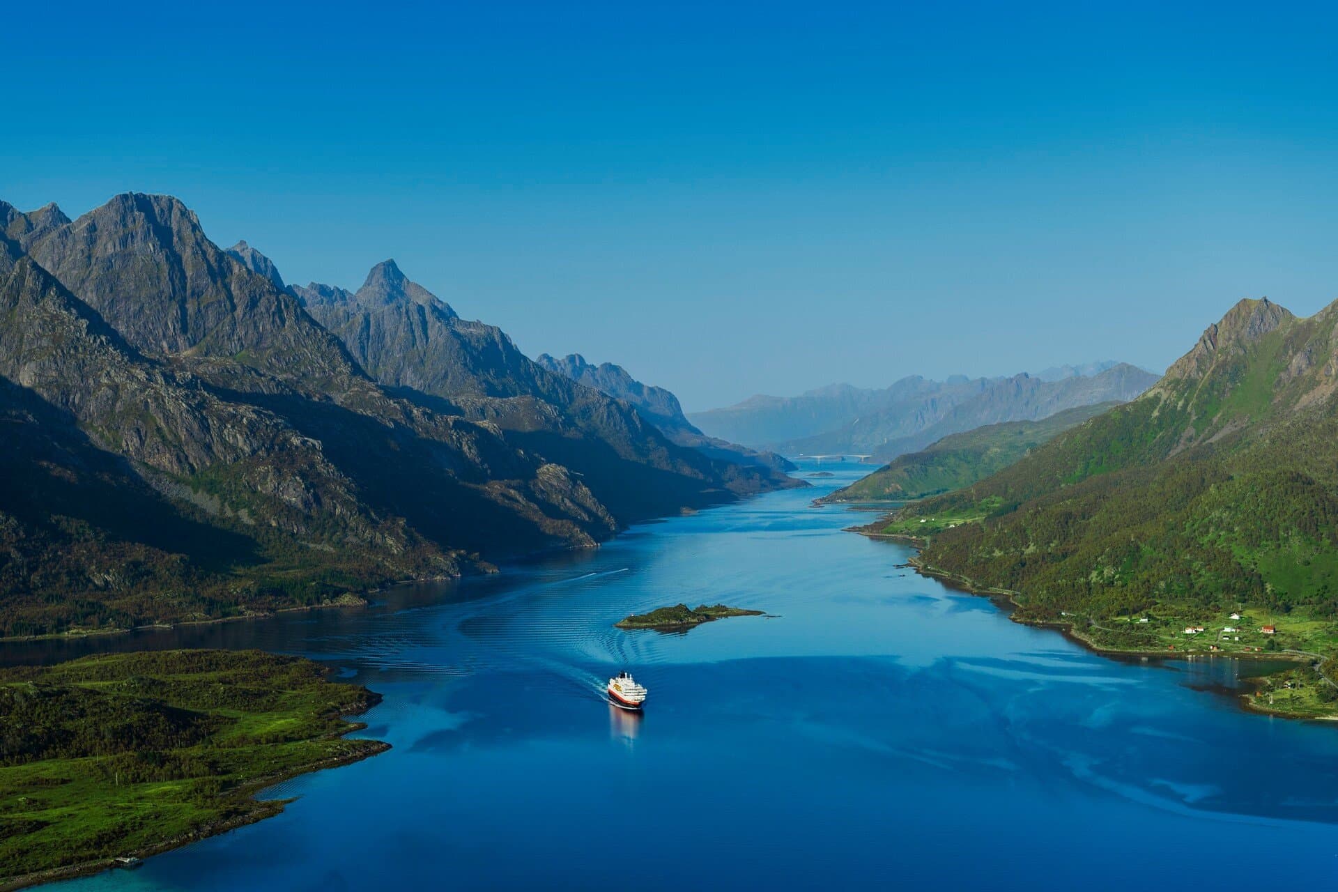 ms-kong-harald-raftsundet-norway-hgr-130572_1920-photo_stian__klo