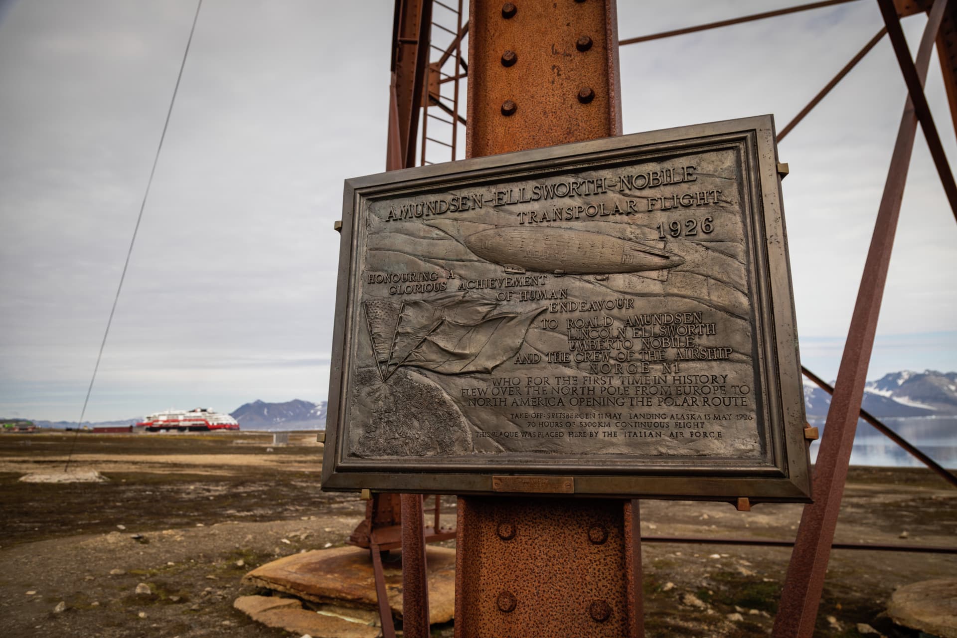 transpolar-flight-ny-alesund-svalbard-138186-oscar-farrera