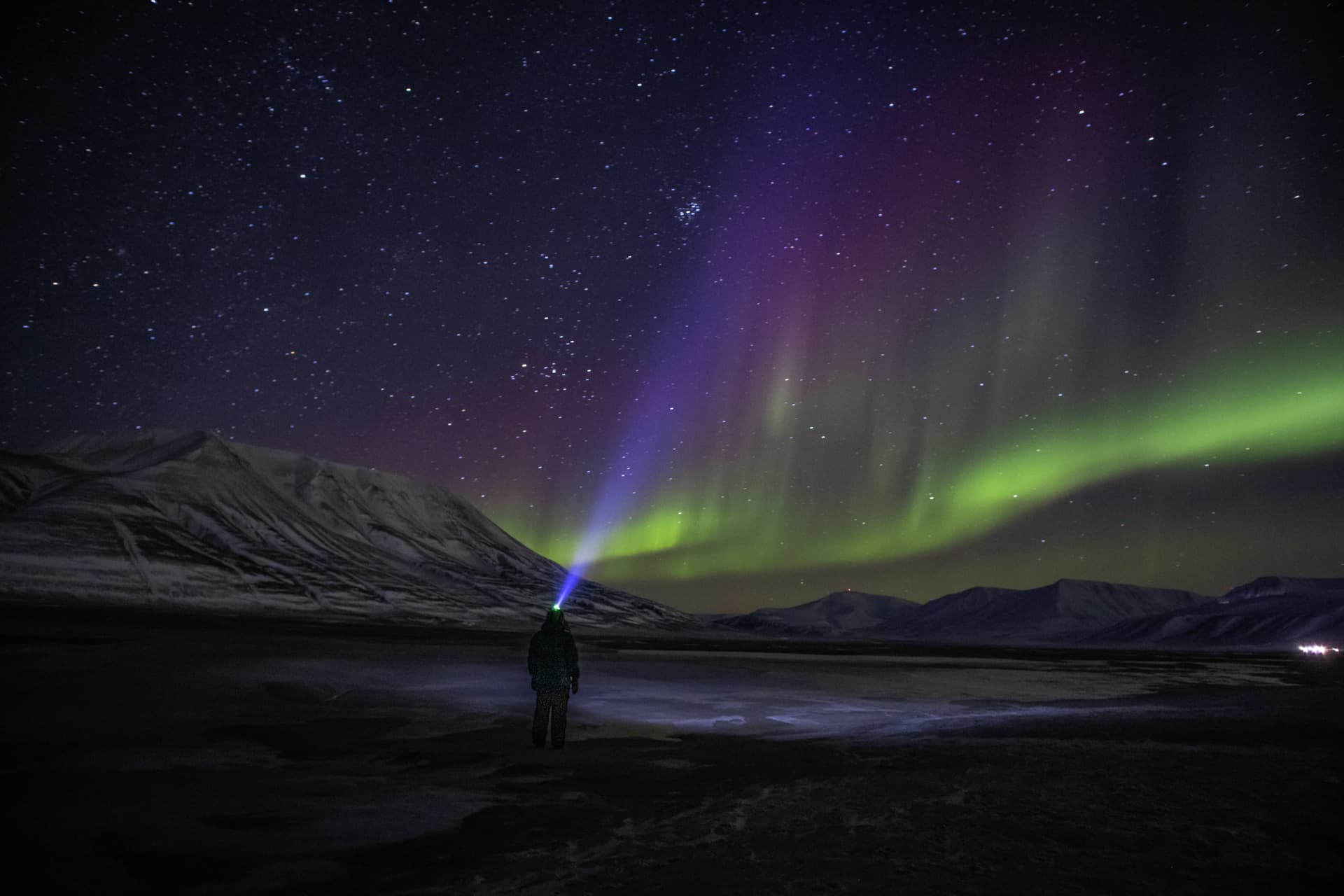 svalbard-northern-lights-151263-eveline-lunde
