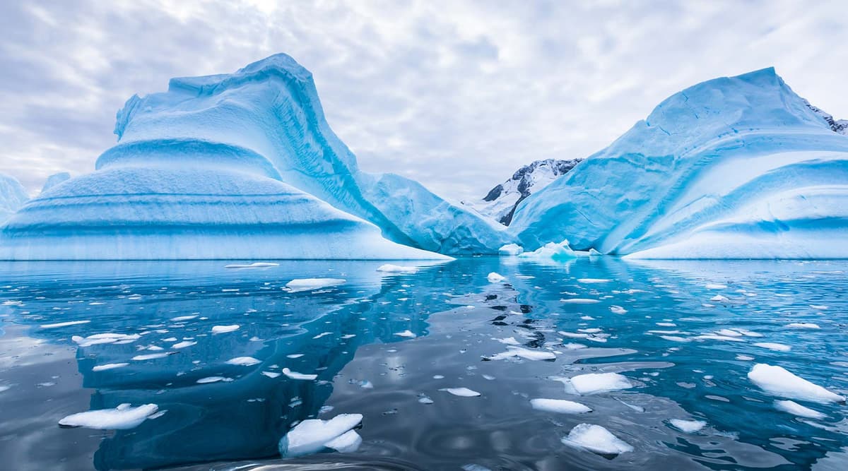 New Year's Antarctic Circle Crossing