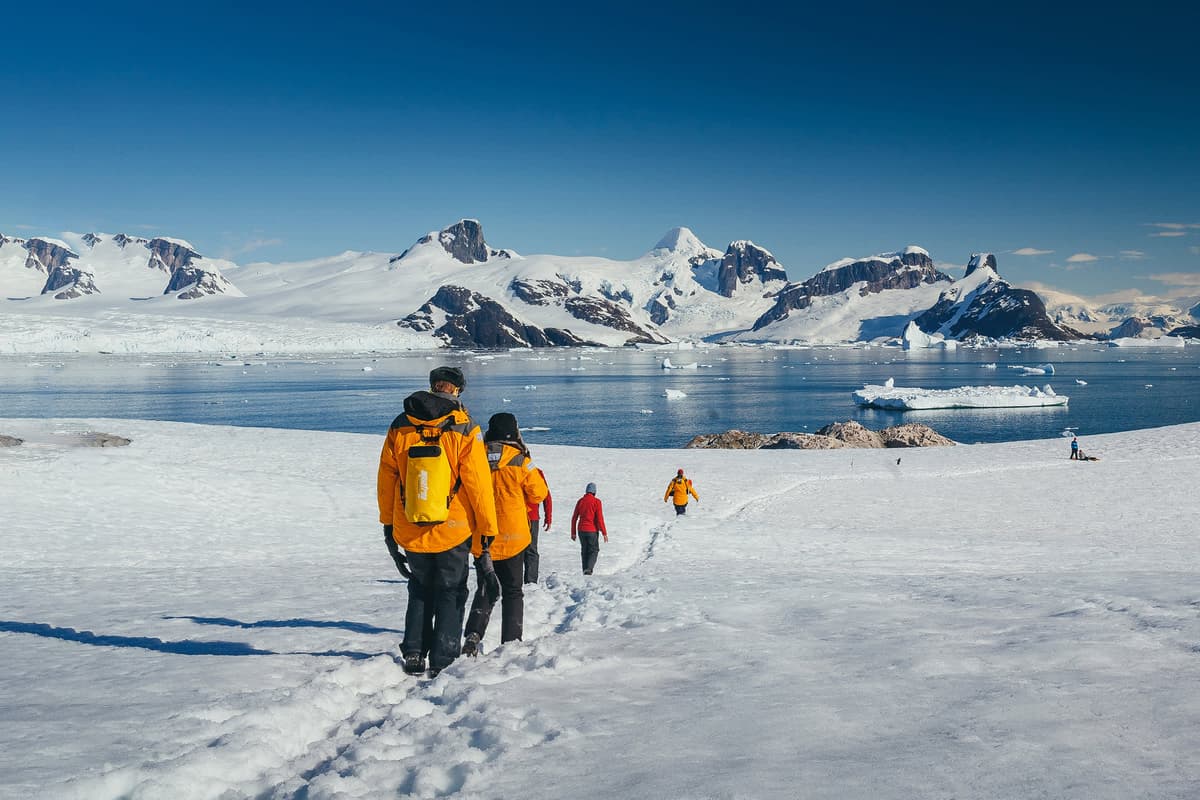 Antarctic Explorer: Discovering the 7th Continent