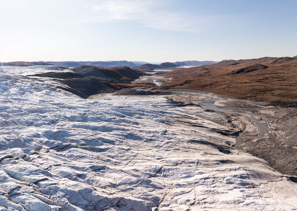 Expedition to Greenland, land of Northern Lights